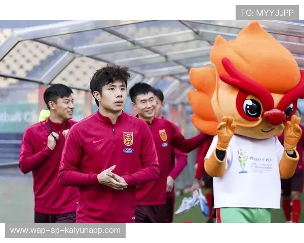 国足热身赛战平阿联酋，蒿俊闵传射建功，蒿俊闵世预赛